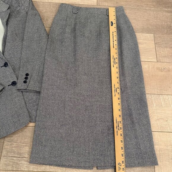 TALBOTS WOMENS 2 PIECE GRAY TWEED SUIT SKIRT AND BLAZER JACKET 8P - Picture 4 of 13